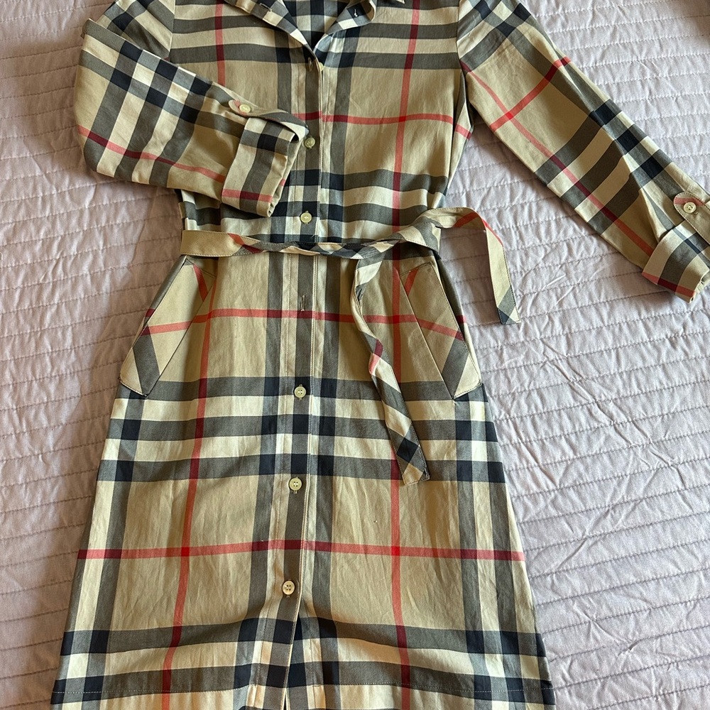 Burberry 12Y Dress – Authentic, (Excellent used condition)